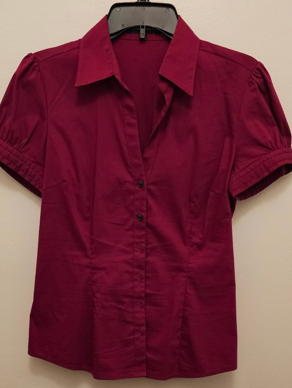 Express Magenta Button-Front Short Sleeve Blouse